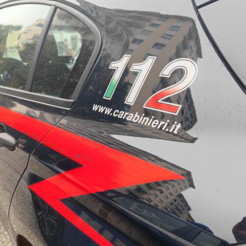 A Inverno e Monteleone fanno esplodere il bancomat e poi fuggono dai Carabinieri