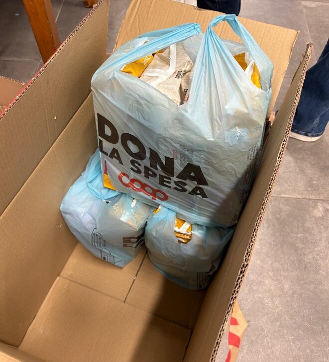Oltre mille chili di prodotti raccolti al supermercato NovaCoop per le famiglie in difficoltà