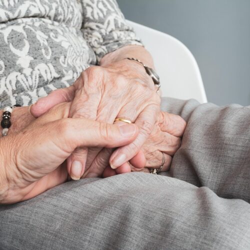Un cittadino su dieci ha più di 80 anni: il rendiconto sociale Inps racconta una provincia sempre più vecchia