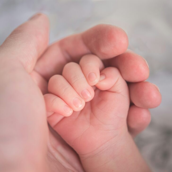 Scende il numero di figli in Italia: la Lombardia al quinto posto ma -3.9% rispetto al 2024