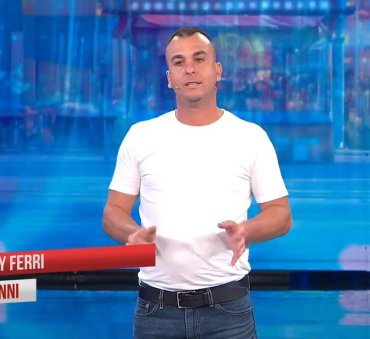 A Tù sì que vales l’alessandrino Lesly Ferri e il suo punchingball itinerante che ha conquistato tutti