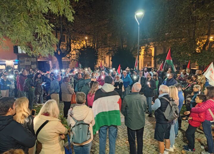 Il lungo elenco dei sanitari uccisi a Gaza: tante luci sulla Palestina davanti all’Ospedale di Alessandria