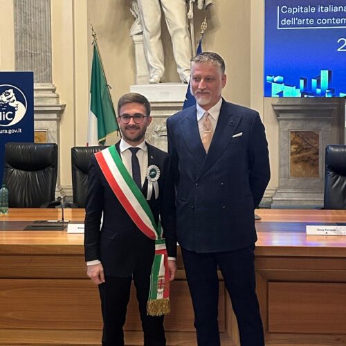 Il ministro Giuli cita Vasco Rossi per proclamare Alba capitale dell’Arte Contemporanea 2027