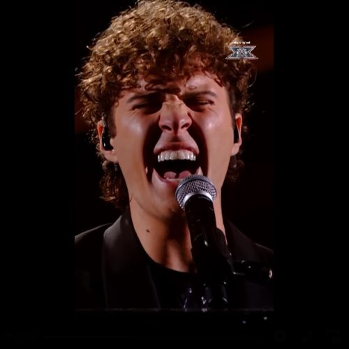 Ai live di X Factor il casalese PierC incanta con “Rocket Man” e vola alla prossima puntata