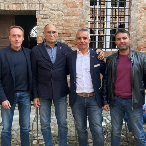 “Dobbiamo tornare padroni in casa nostra”: al Castello Sforzini nasce l’alleanza tra i Team Vannacci