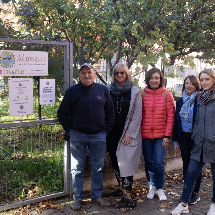 A lezione nella natura: all’orto didattico della scuola Morbelli laboratori sull’acqua per 200 bambini