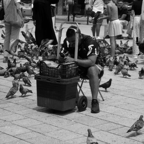 In vetrina a Voghera la mostra “Un giorno a Sarajevo”