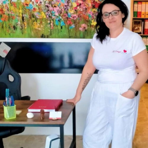 “La Carezza” che fa bene: a Ovada il centro di assistenza domiciliare che porta professionalità e umanità nelle case