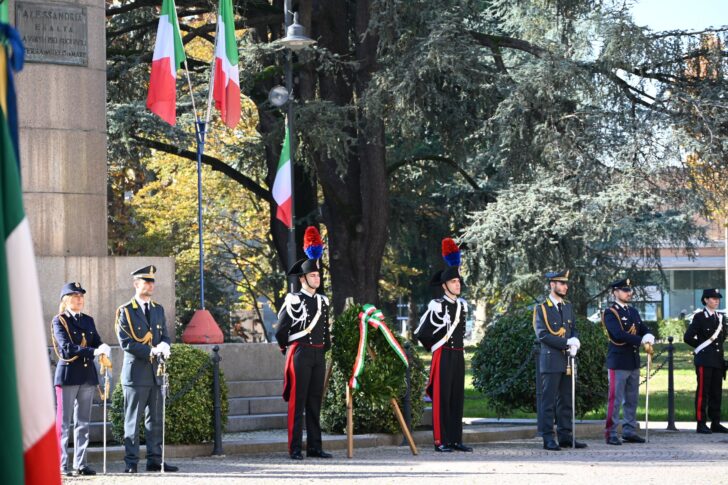 “Il Tricolore è tutto”: alla cerimonia del 4 novembre l’orgoglio dei Carabinieri