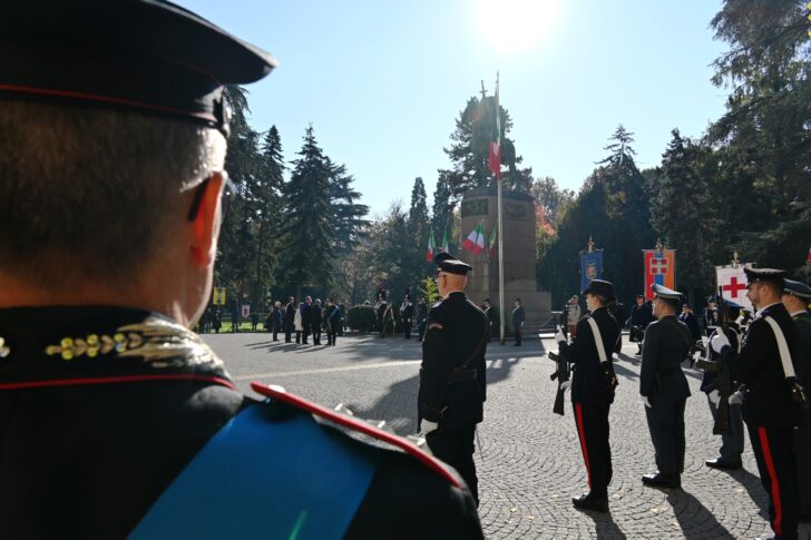 “Il Tricolore è tutto”: alla cerimonia del 4 novembre l’orgoglio dei Carabinieri