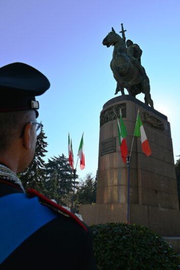“Il Tricolore è tutto”: alla cerimonia del 4 novembre l’orgoglio dei Carabinieri