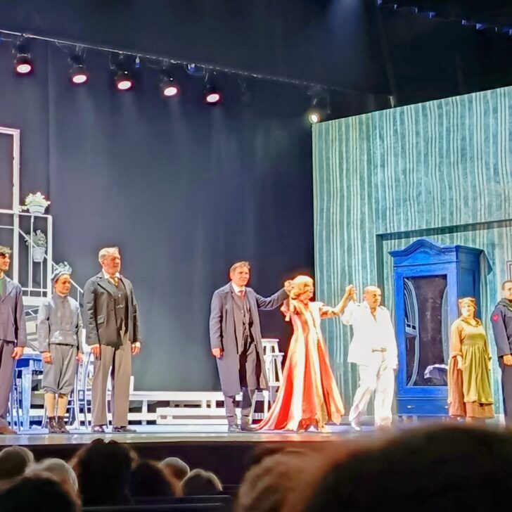 Tra farsa e allucinazione. Recensione di “L’uomo, la bestia e la virtù” al Teatro Alessandrino