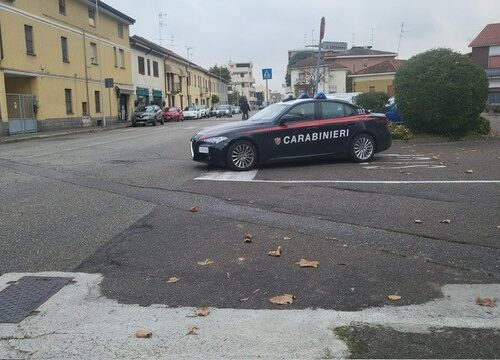 Trovato con hashish e cocaina e senza documenti. Per l’uomo scattano denuncia e rimpatrio