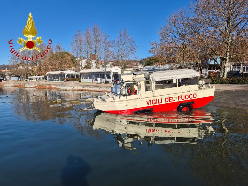 Vigili del Fuoco addestramento lago Viverone