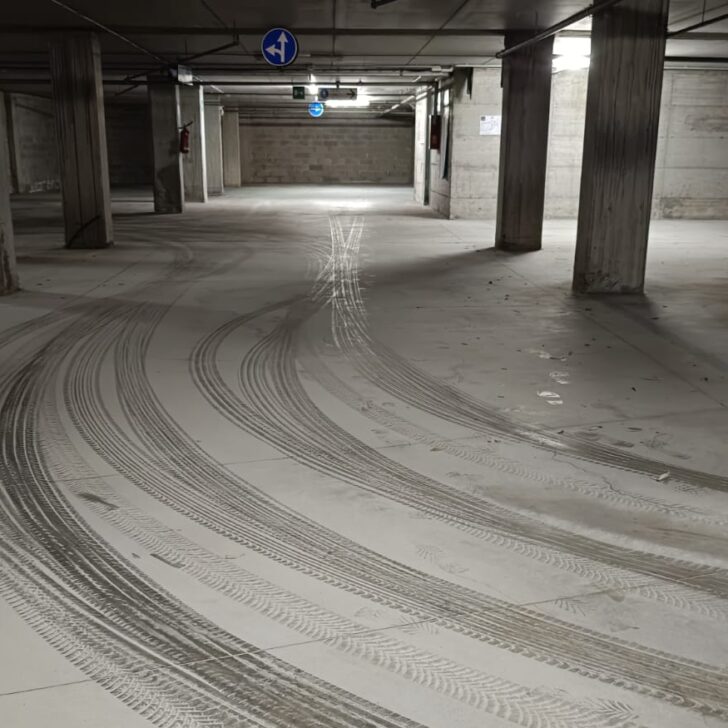 Estintori svuotati nel parking Rovereto e vandalismi continui in via Parma