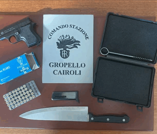 Lite in un bar, poi le minacce con un coltello e infine uno sparo: denunciati in due