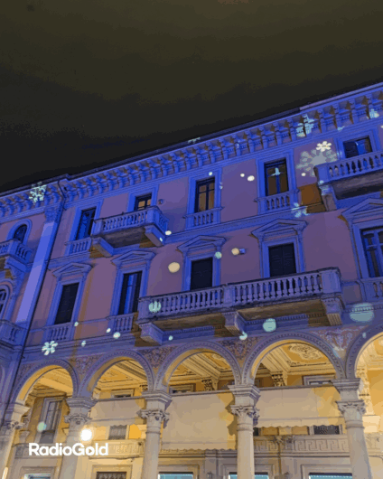 Luminarie, giochi di luce e colori: il Natale ad Alessandria [FOTO]