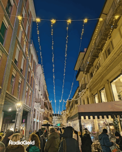 Luminarie, giochi di luce e colori: il Natale ad Alessandria [FOTO]