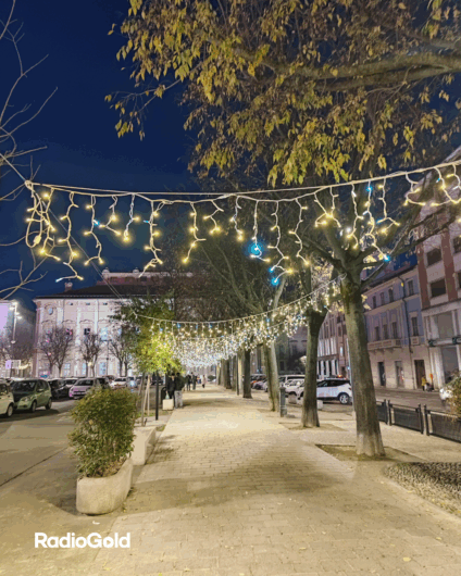 Luminarie, giochi di luce e colori: il Natale ad Alessandria [FOTO]