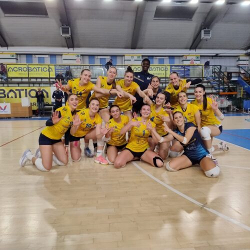 Volley: Acrobatica piega Cus Torino in rimonta e vince ancora. Il PalaCima esulta: “La capolista se ne va”