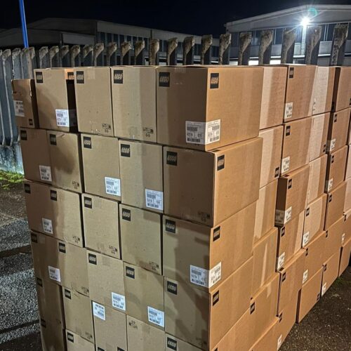 Tentato furto di pacchi di Lego da un camion in sosta a Bressana Bottarone: quattro persone in fuga