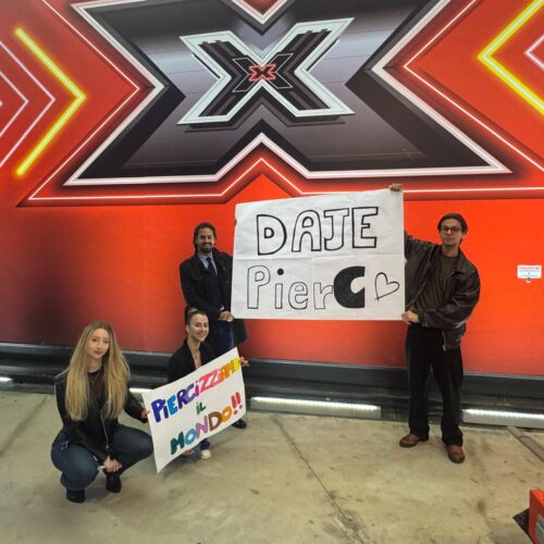 “PierCizziamo il mondo”: ai live di X Factor amici ed ex compagni di classe del cantante casalese