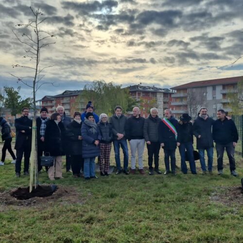 Al Parco Euronovi messi a dimora i primi due alberi del “Bosco della Memoria”