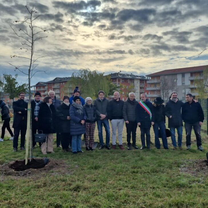 Al Parco Euronovi messi a dimora i primi due alberi del “Bosco della Memoria”