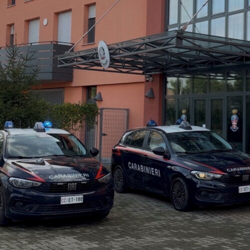 Sequestrato, picchiato e dopo ore di agonia liberato a Milano: arrestati due giovani