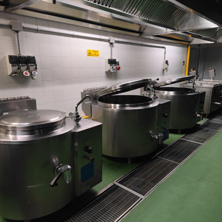 Mense scuole Alessandria: dal 2026 aumento “contenuto” del costo dei buoni pasto, massimo 50 centesimi