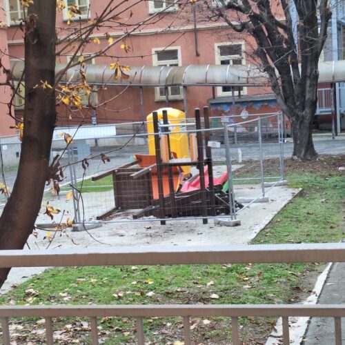 Alla scuola Galilei si sblocca lo stallo del cortile, chiuso da anni: i lavori finiranno in primavera