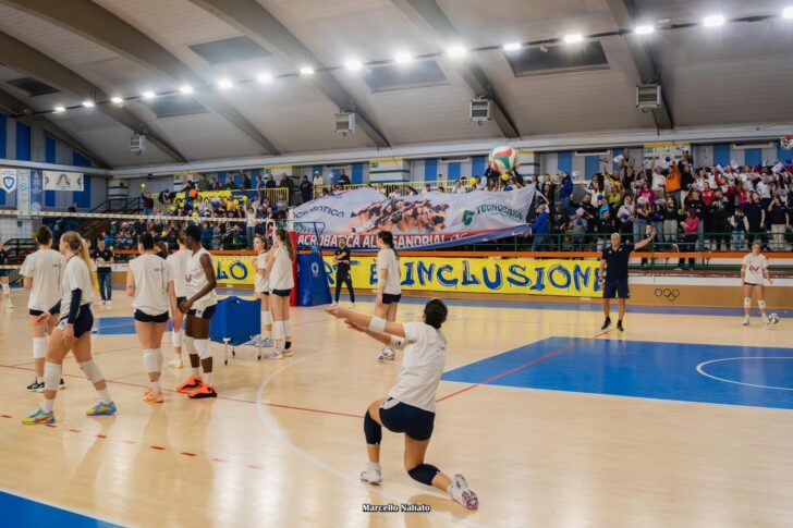 Palacima pieno e spettacolo sugli spalti per la sfida tra Alessandria Volley e Mondovì