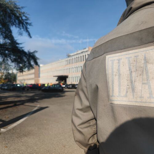 “Non ci fermeremo, pronti anche a manifestare a Roma”: all’ex Ilva di Novi l’urlo di lavoratori e sindacati