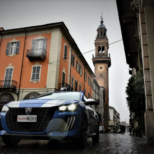 Polizia sventa suicidio di un uomo a Casale Monferrato
