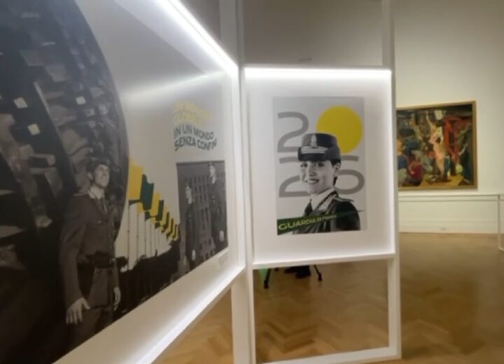 “Tre colori, un mondo”: svelato il calendario 2026 della Guardia di Finanza