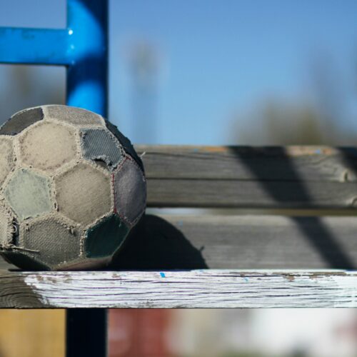 Partita sospesa per minacce di morte e un’altra con colpi proibiti: il calcio minore è una polveriera