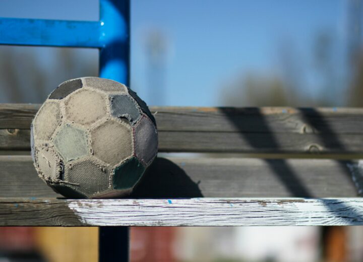 Partita sospesa per minacce di morte e un’altra con colpi proibiti: il calcio minore è una polveriera