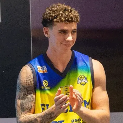 “Forza Matteo, non mollare”: la città e il basket vigevanese in ansia per Bettanti, grave dopo un incidente