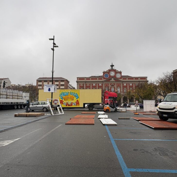 In piazza della Libertà il Villaggio di Natale e la ruota panoramica