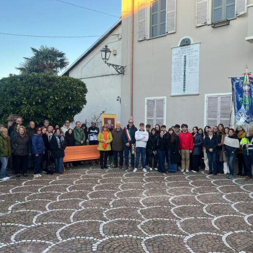 A Masio inaugurata una panchina arancione contro la violenza sulle donne