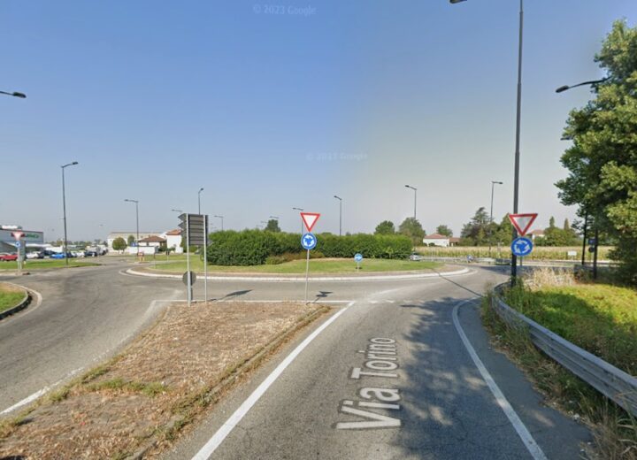 Sostituzione lampioni: giovedì senso unico alternato vicino alla rotonda del supermercato Bennet