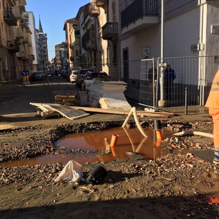 Stop erogazione dell’acqua per riparare il danno in via Piave, azienda Sogeri: “Ripristino previsto a mezzanotte”