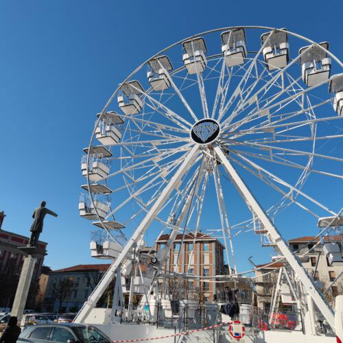 Ruota panoramica, casette, luci, elfi e spettacoli: ad Alessandria sarà “un Natale di comunità”