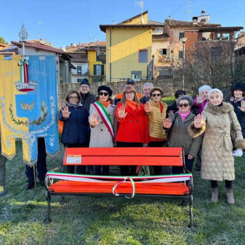 A Tassarolo inaugurata la Panchina della Gentilezza contro la violenza di genere