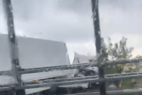 Caos traffico in Liguria: A10 bloccata per tir di traverso sulle carreggiate