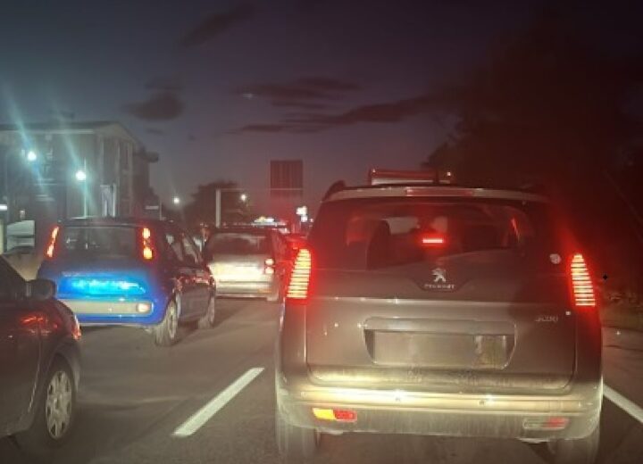 Pomeriggio di disagi lungo la Ss10. Dopo incidente verso Spinetta ora code in direzione Alessandria