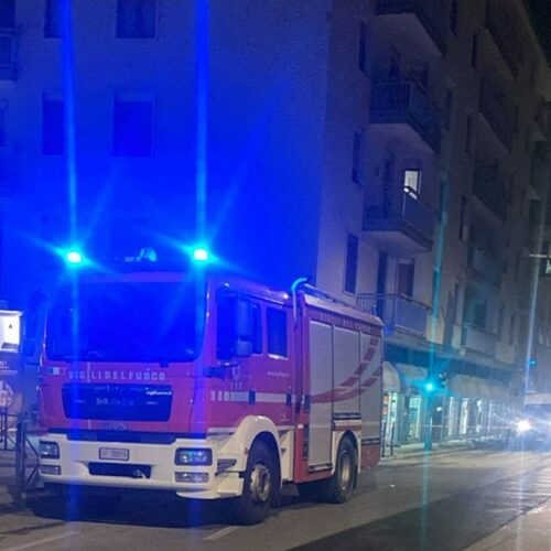 Perdita di gas all’inizio di via Dante ad Alessandria. Squadre sul posto per risolvere il guasto