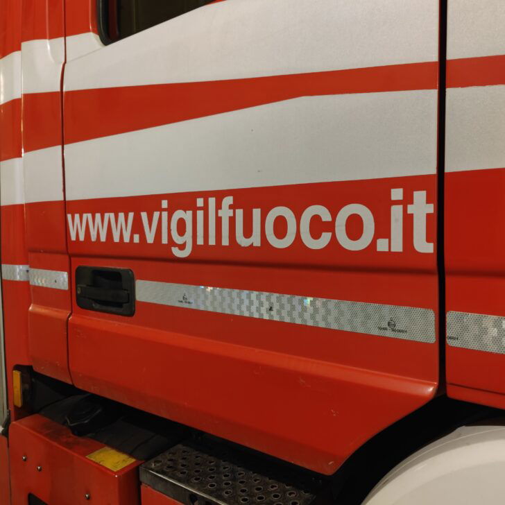 Si siede sul tetto per protesta a Gamalero: convinto a scendere da pompieri e Carabinieri