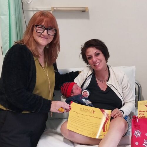 Il dono di Natale di sei neonati: donato il cordone ombelicale per salvare altri bambini