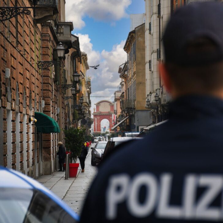 La truffa del finto incidente finisce male per i truffatori: donna arrestata
